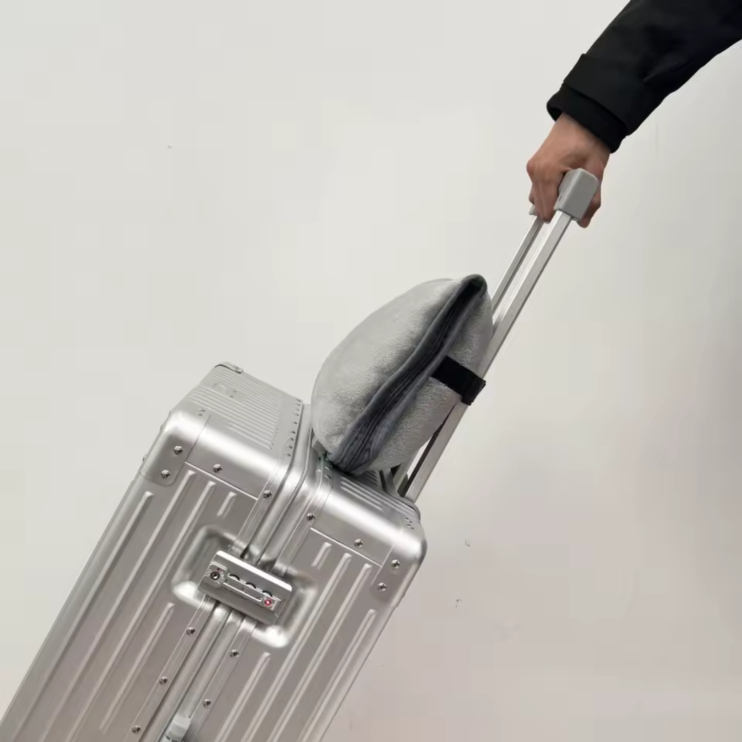 Explore Plus - 2 in 1 Travel Blanket